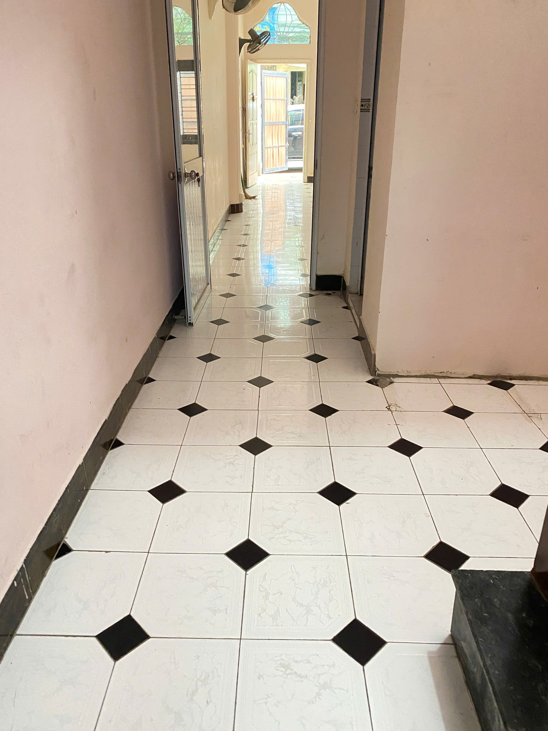 Cho thuê nhà Phố Lĩnh Nam 2 tầng x 70m, 2 ngủ, mới đẹp, 10 triệu ở gđ, văn phòng - Ảnh 1